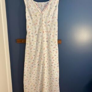 Charming Floral Chemise in White